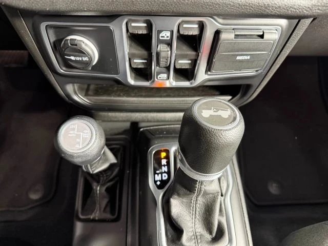 2024 Jeep JL Wrangler - Image 20 of 21