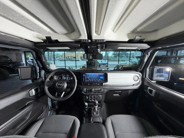 2024 Jeep JL Wrangler - Image 17 of 21