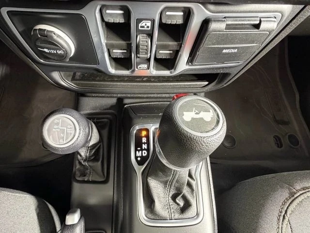 2024 Jeep JL Wrangler - Image 20 of 21