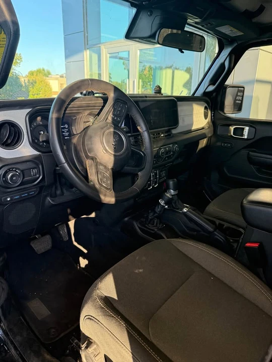 2024 Jeep JL Wrangler - Image 7 of 8