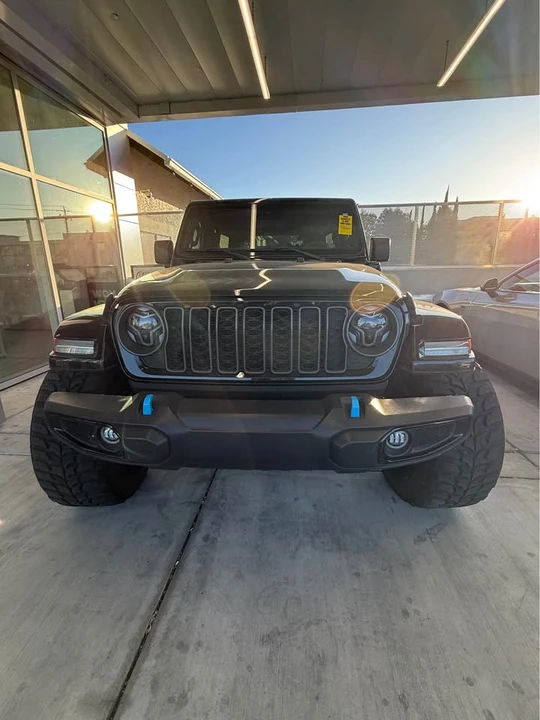 2024 Jeep JL Wrangler - Image 5 of 8