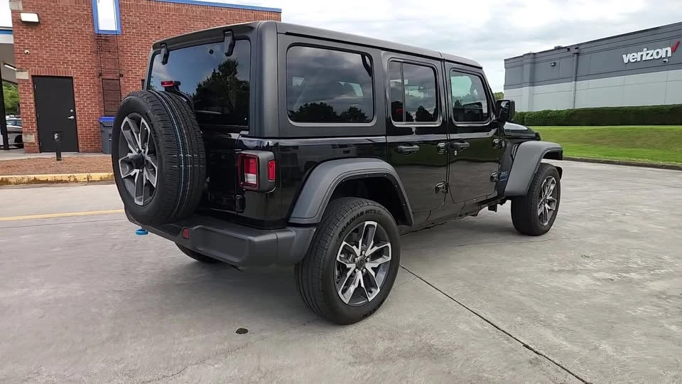 2024 Jeep JL Wrangler - Image 4 of 20