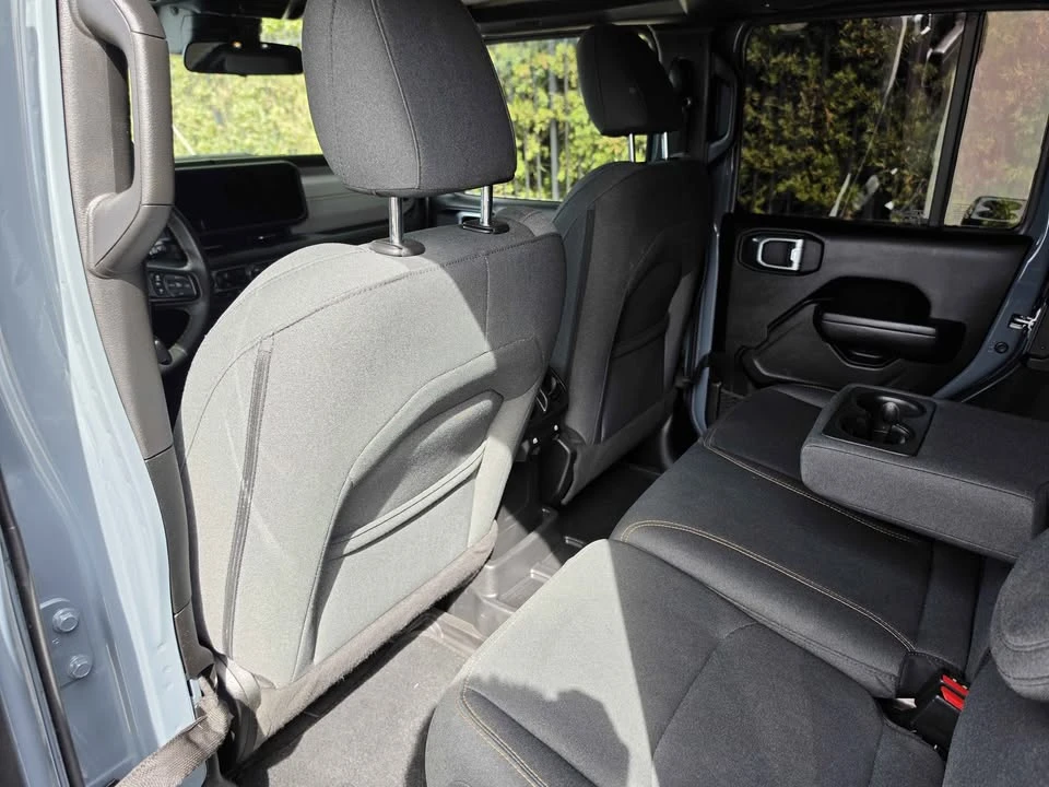 2024 Jeep JL Wrangler - Image 10 of 12