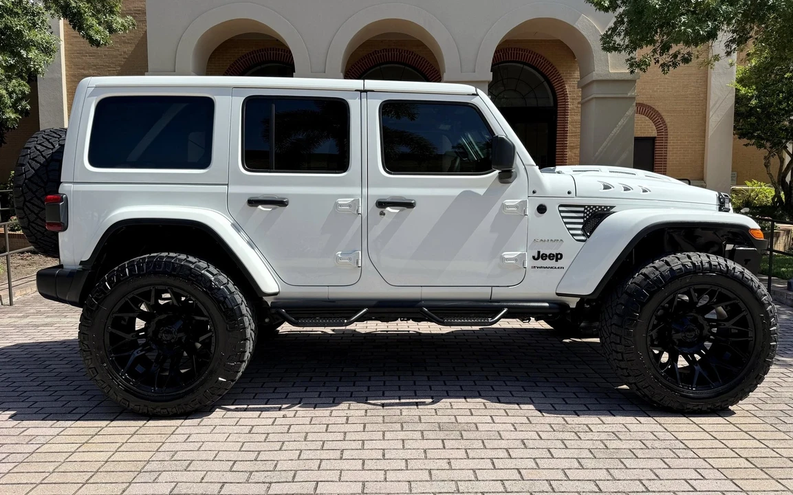 2024 Jeep JL Wrangler - Image 2 of 21
