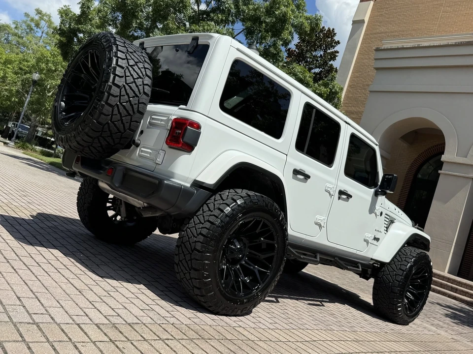 2024 Jeep JL Wrangler - Image 13 of 21