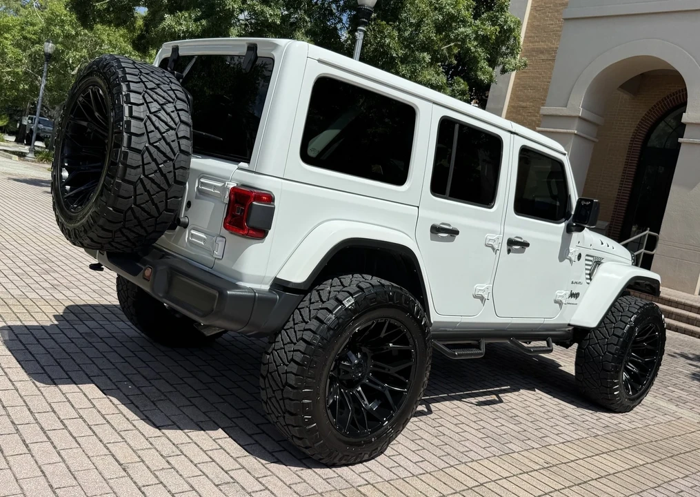 2024 Jeep JL Wrangler - Image 12 of 21