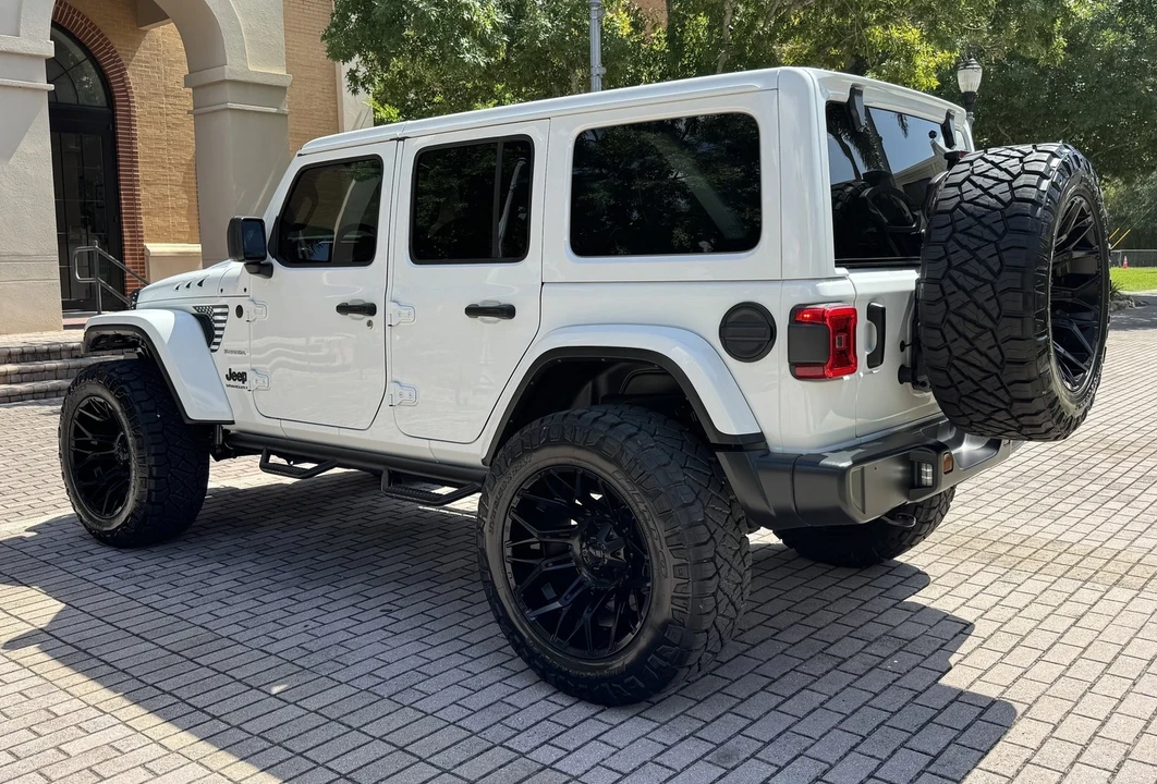 2024 Jeep JL Wrangler - Image 10 of 21