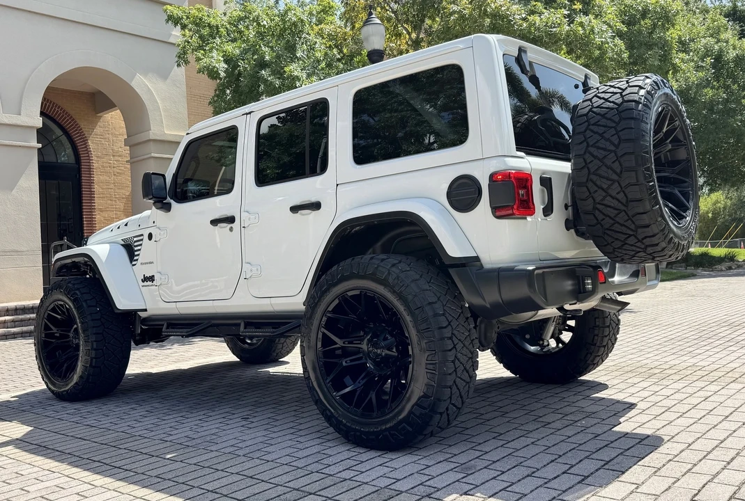 2024 Jeep JL Wrangler - Image 11 of 21