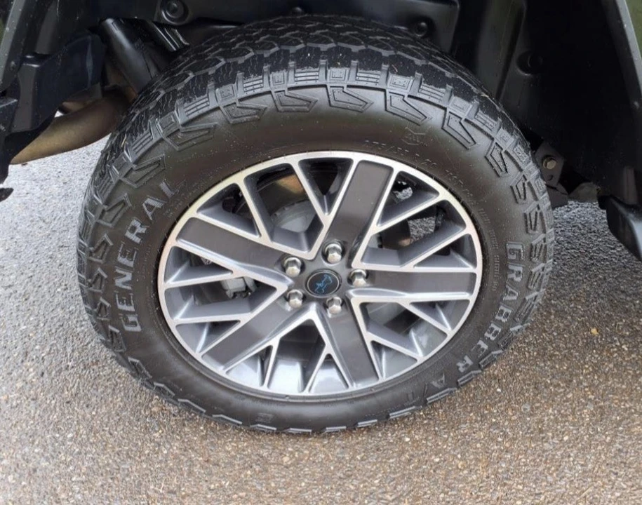 2024 Jeep JL Wrangler - Image 19 of 24