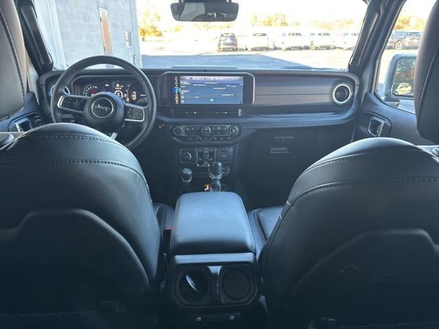 2024 Jeep JL Wrangler - Image 19 of 30