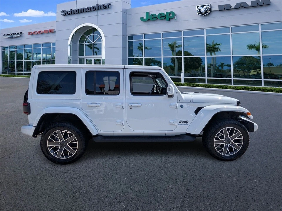 2024 Jeep JL Wrangler - Image 8 of 12