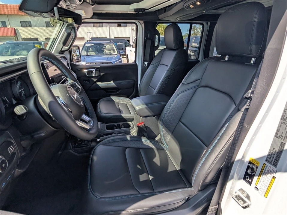 2024 Jeep JL Wrangler - Image 11 of 12