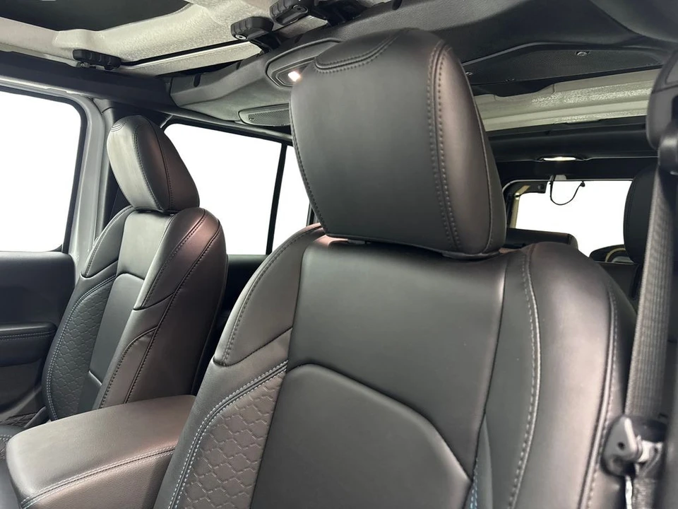 2024 Jeep JL Wrangler - Image 28 of 31