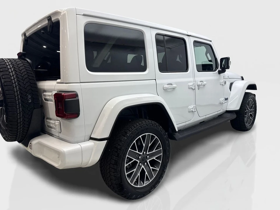 2024 Jeep JL Wrangler - Image 13 of 31