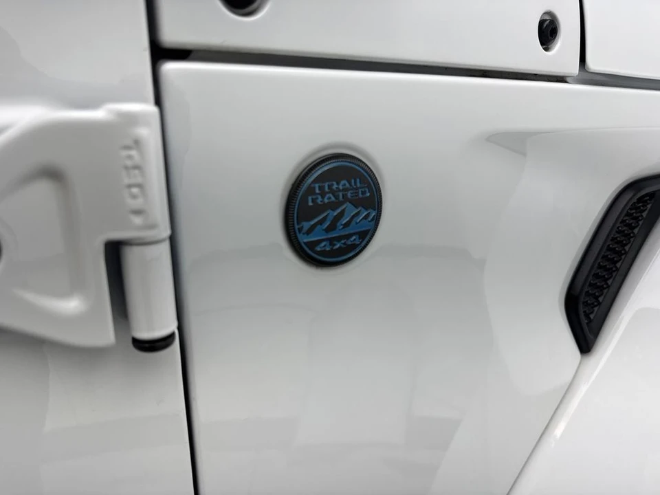 2024 Jeep JL Wrangler - Image 25 of 31