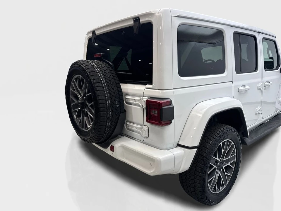 2024 Jeep JL Wrangler - Image 18 of 31