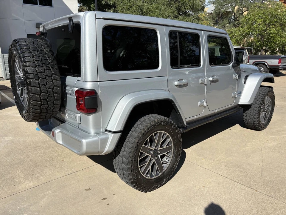 2024 Jeep JL Wrangler - Image 4 of 21
