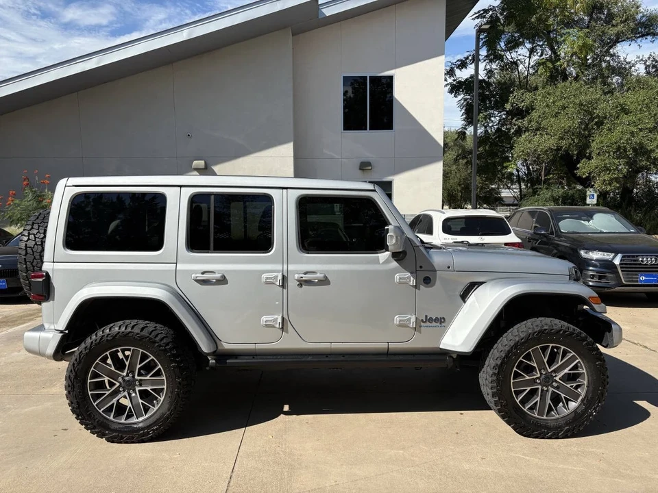 2024 Jeep JL Wrangler - Image 3 of 21