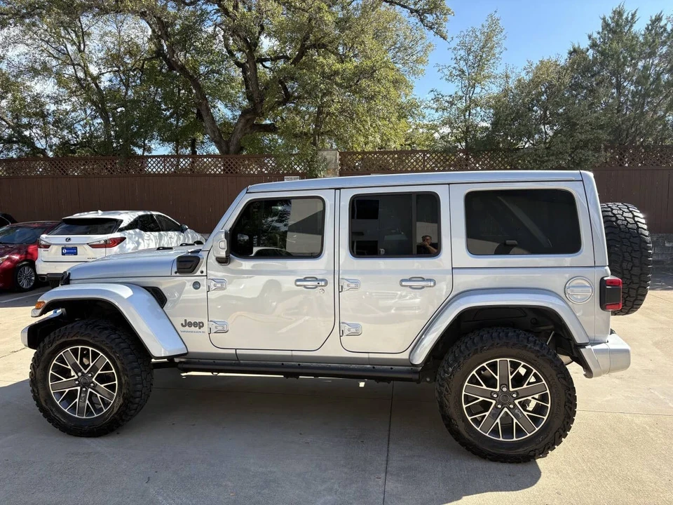 2024 Jeep JL Wrangler - Image 6 of 21