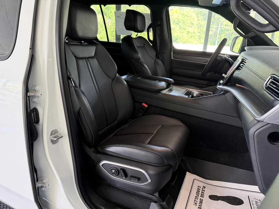 2024 Jeep JL Wrangler - Image 17 of 24