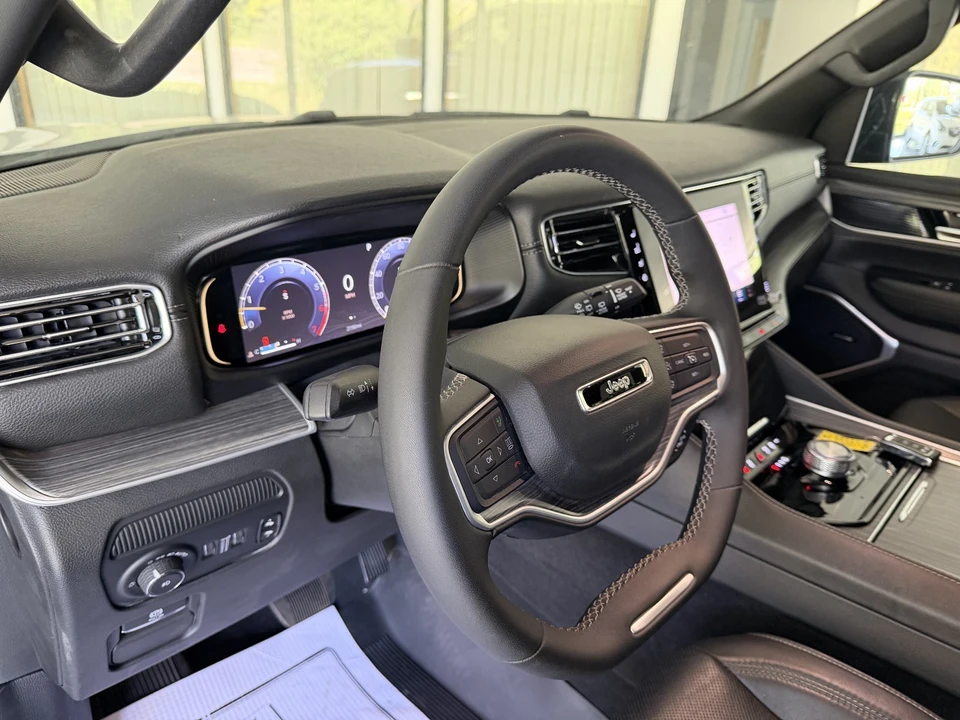 2024 Jeep JL Wrangler - Image 14 of 24