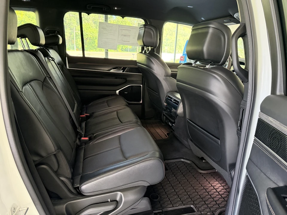 2024 Jeep JL Wrangler - Image 18 of 24