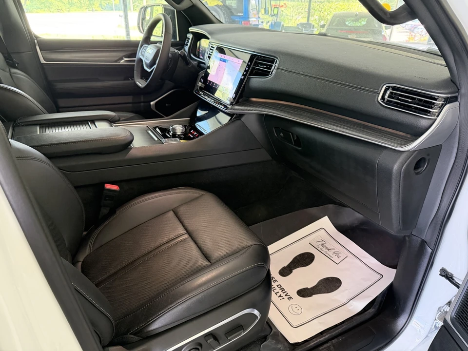2024 Jeep JL Wrangler - Image 16 of 24