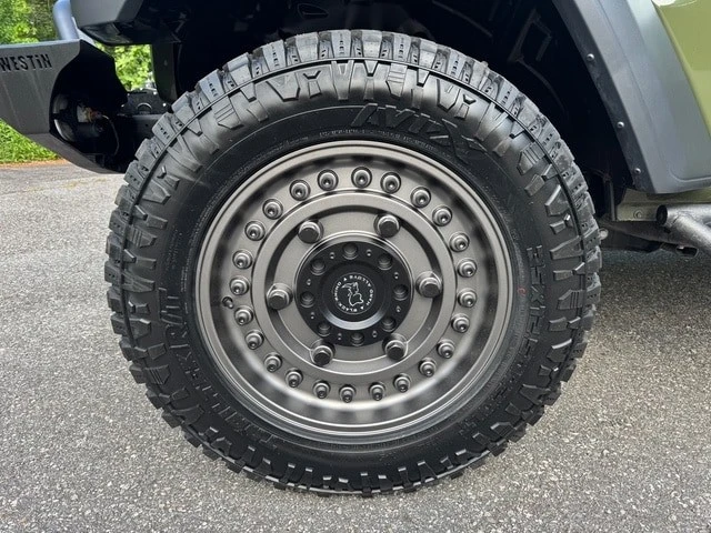 2024 Jeep JL Wrangler - Image 9 of 30