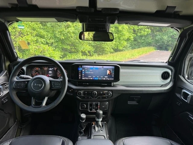 2024 Jeep JL Wrangler - Image 12 of 30