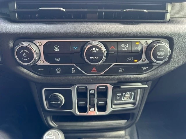 2024 Jeep JL Wrangler - Image 24 of 30