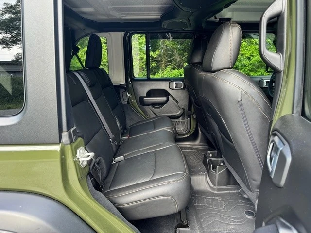 2024 Jeep JL Wrangler - Image 18 of 30