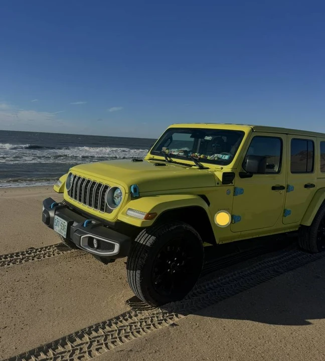 2024 Jeep JL Wrangler - Image 2 of 3