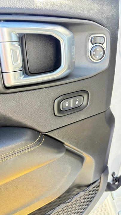 2024 Jeep JL Wrangler - Image 7 of 18