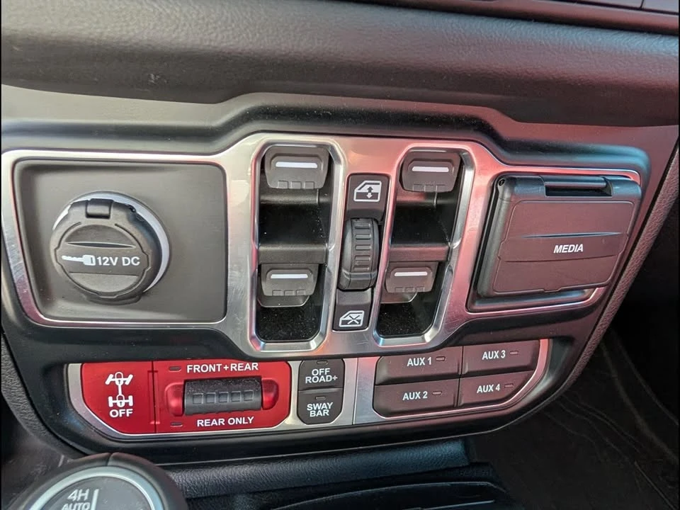 2024 Jeep JL Wrangler - Image 16 of 20