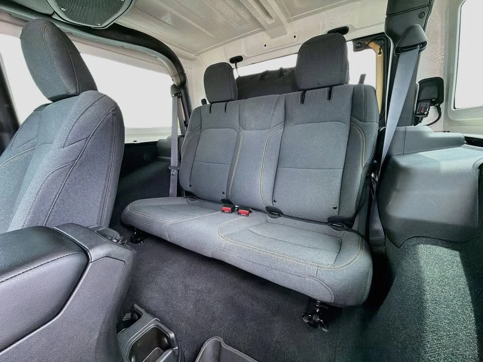 2024 Jeep JL Wrangler - Image 19 of 20