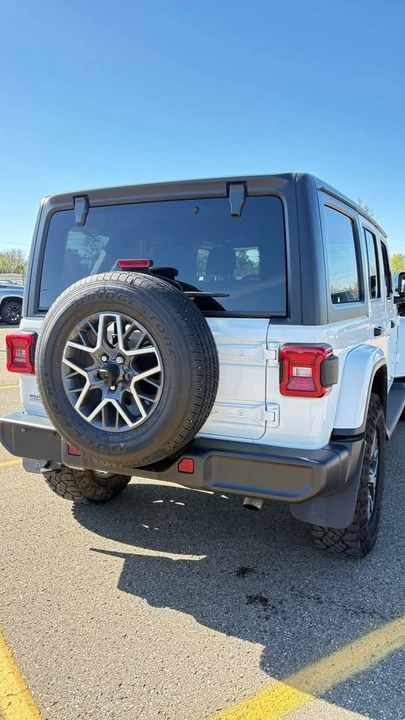 2024 Jeep JL Wrangler - Image 3 of 18