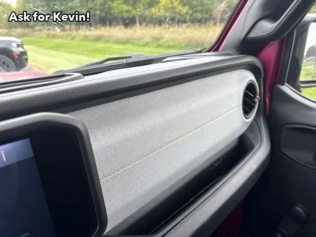 2024 Jeep JL Wrangler - Image 15 of 18