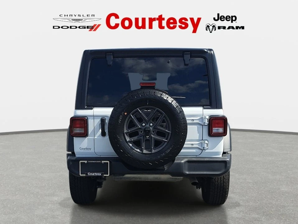 2024 Jeep JL Wrangler - Image 5 of 20