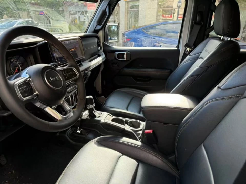 2024 Jeep JL Wrangler - Image 17 of 20