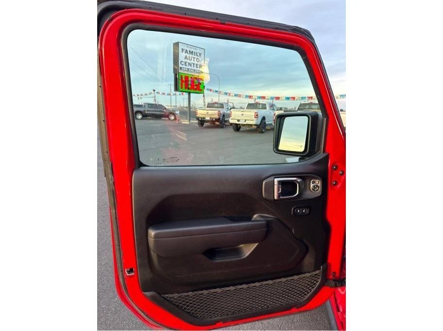2024 Jeep JL Wrangler - Image 8 of 17