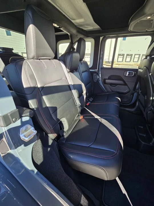 2024 Jeep JL Wrangler - Image 15 of 18