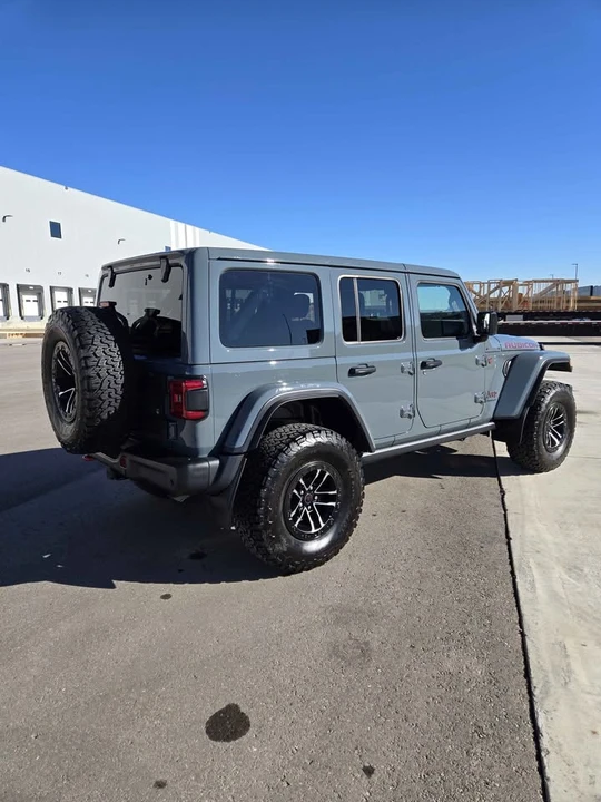 2024 Jeep JL Wrangler - Image 14 of 18