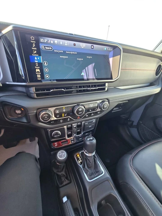 2024 Jeep JL Wrangler - Image 5 of 18