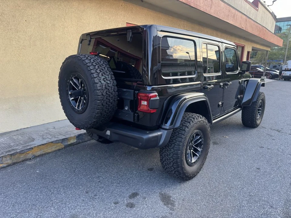 2024 Jeep JL Wrangler Rubicon 392 - Image 18 of 24