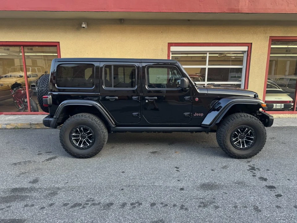 2024 Jeep JL Wrangler Rubicon 392 - Image 10 of 24