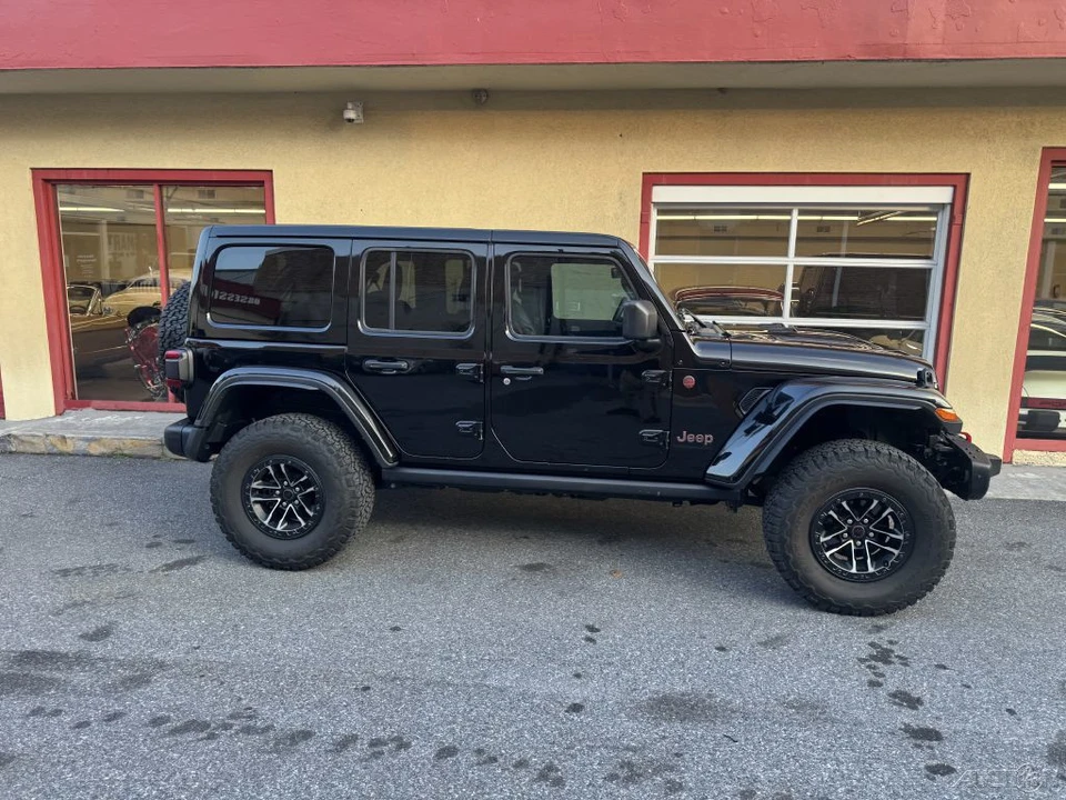 2024 Jeep JL Wrangler Rubicon 392 - Image 9 of 24