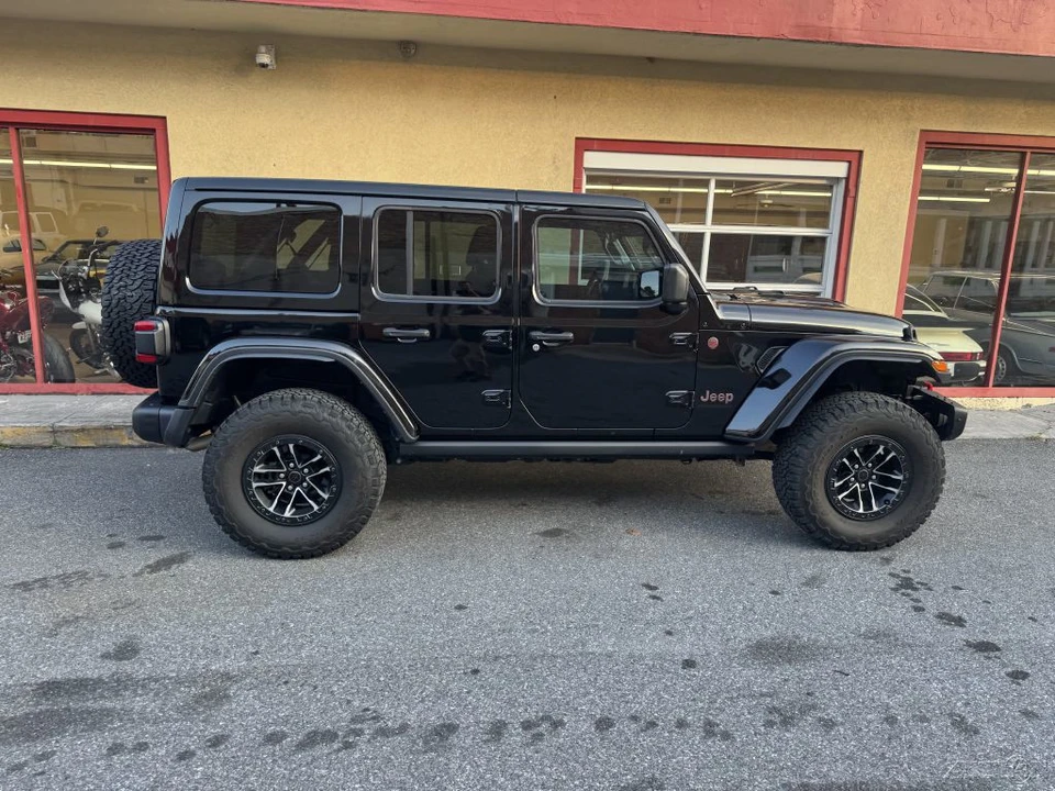 2024 Jeep JL Wrangler Rubicon 392 - Image 11 of 24