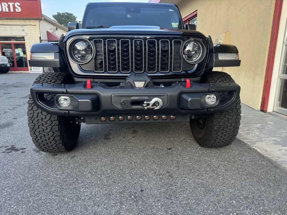 2024 Jeep JL Wrangler Rubicon 392 - Image 2 of 24