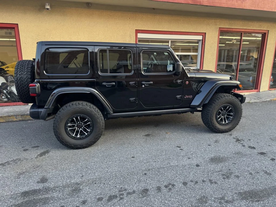 2024 Jeep JL Wrangler Rubicon 392 - Image 12 of 24