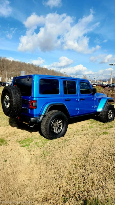 2024 Jeep JL Wrangler - Image 15 of 21